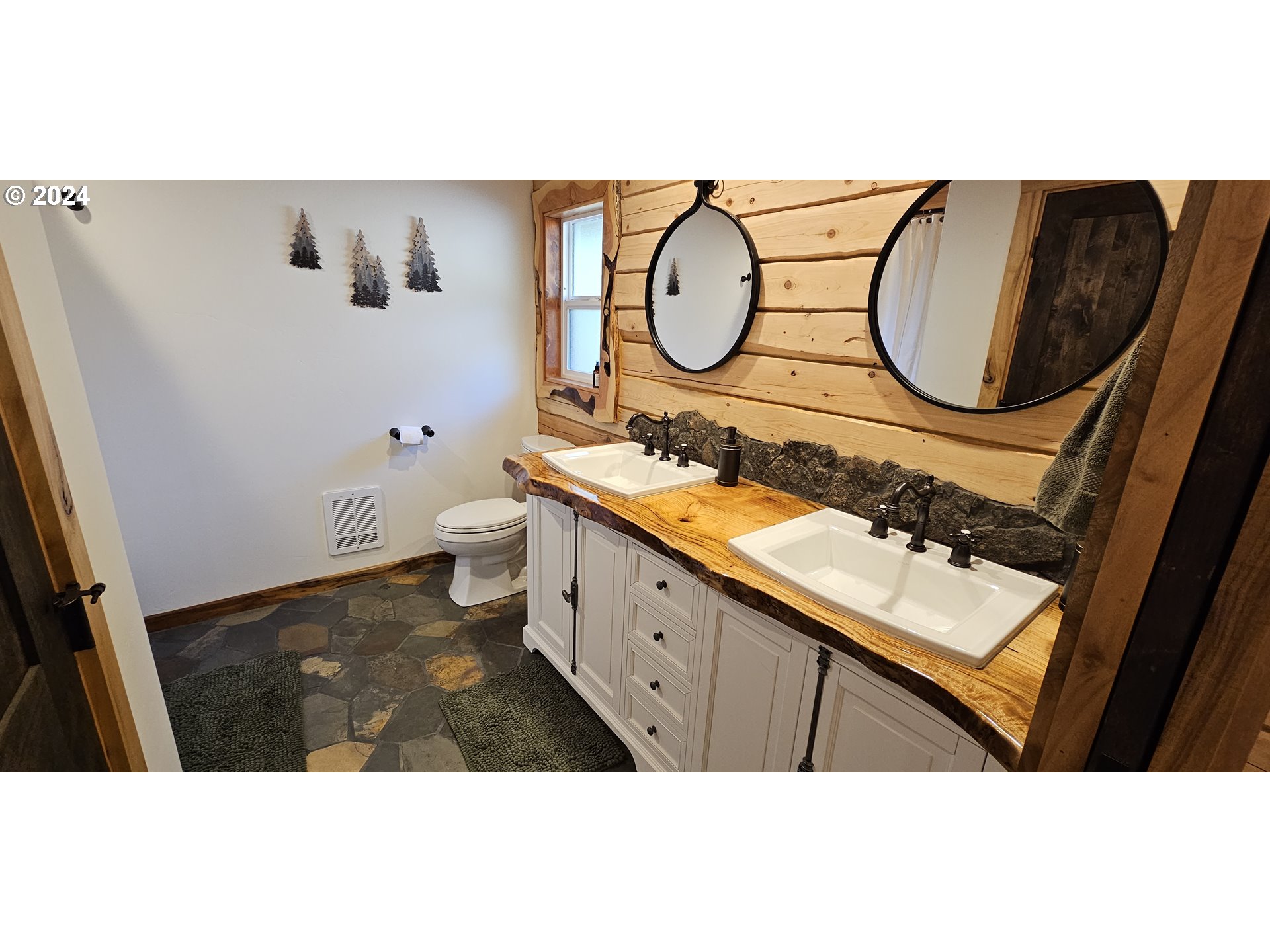 28331 Hunter Creek Heights Road Gold Beach, OR 97444 - Photo 11 of 45 Gallery Image 11