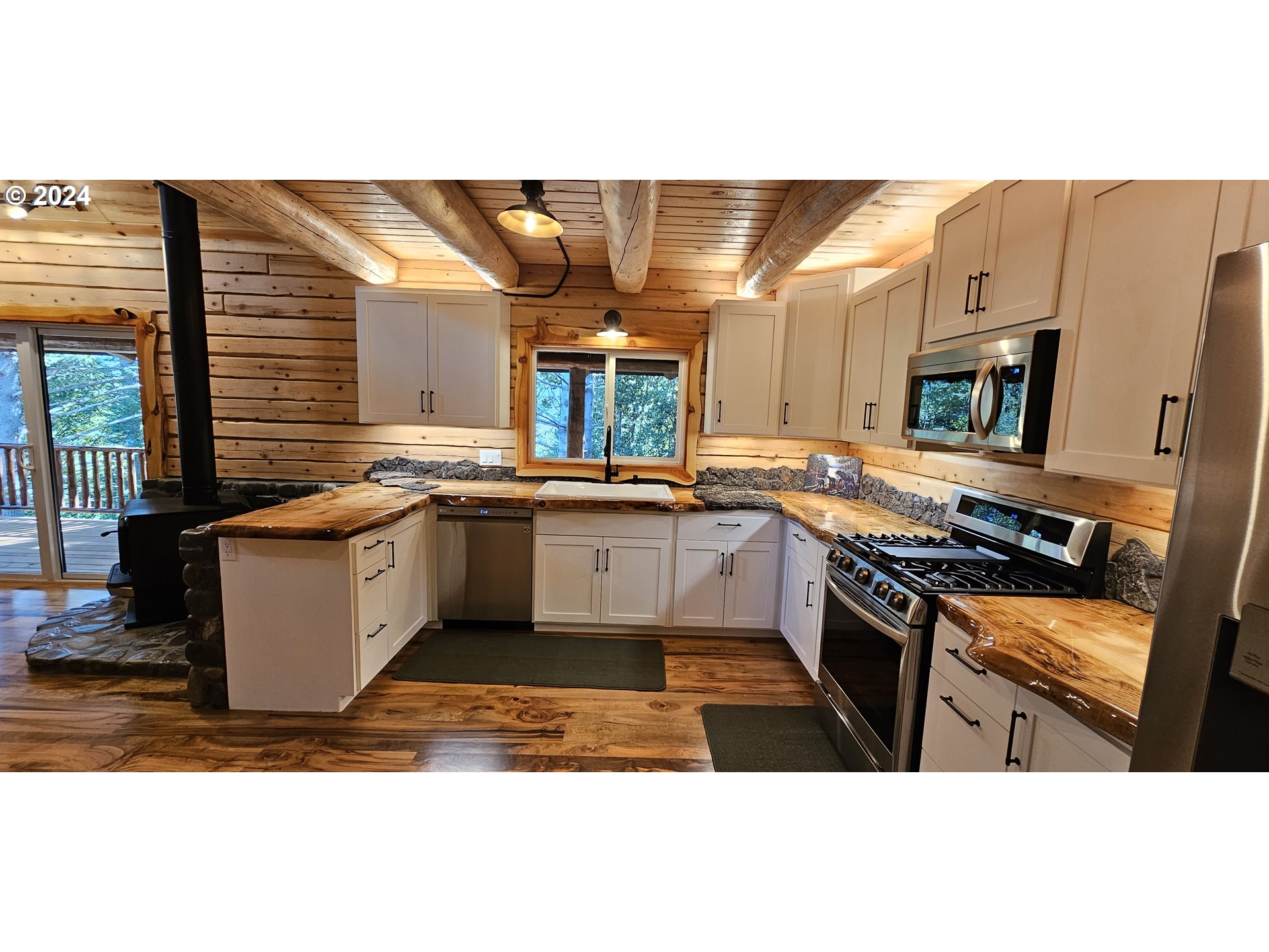 28331 Hunter Creek Heights Road Gold Beach, OR 97444 - Photo 31 of 45 Gallery Image 31