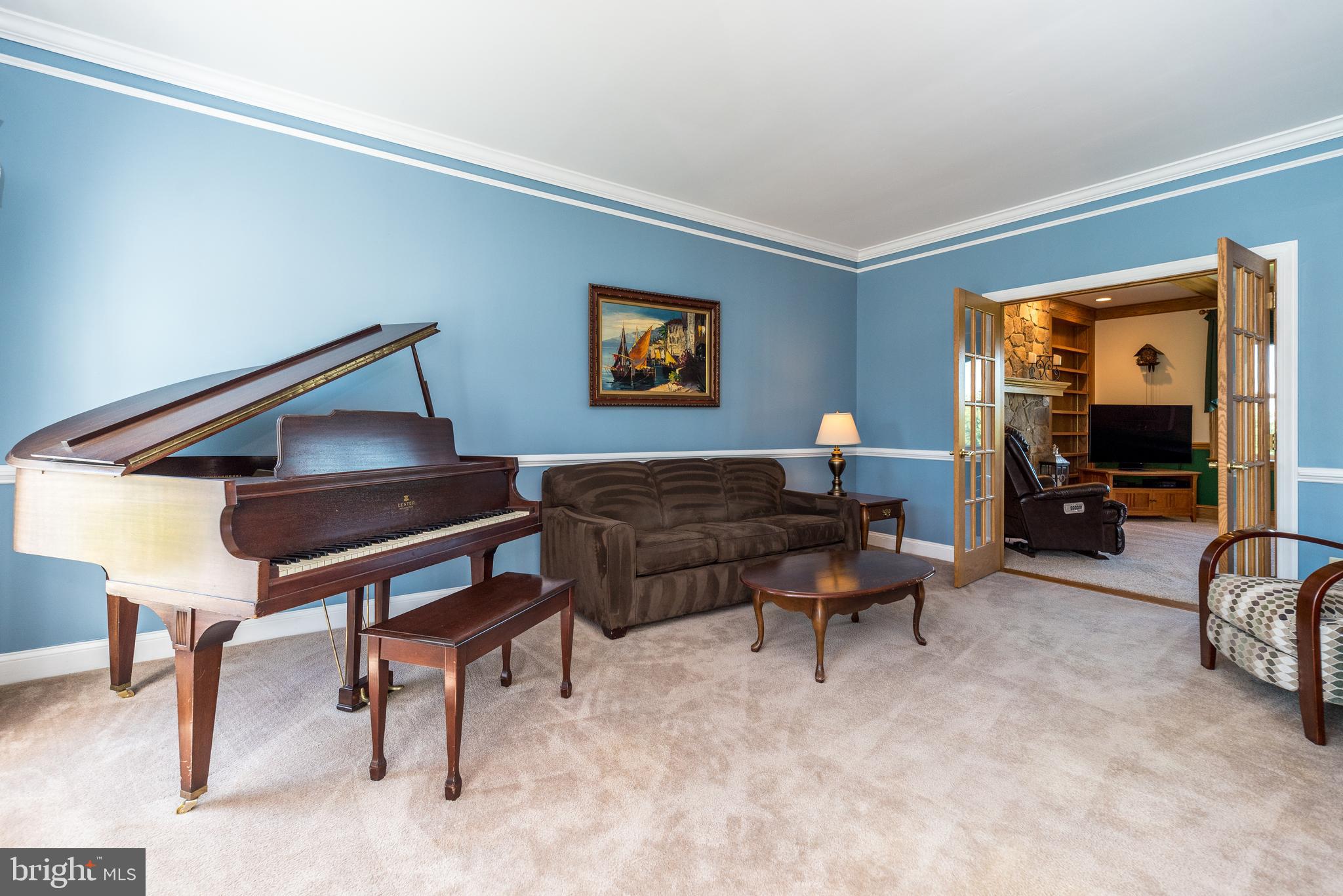 61 Lenape Road Richboro, PA 18954 - Photo 16 of 39 Living Room