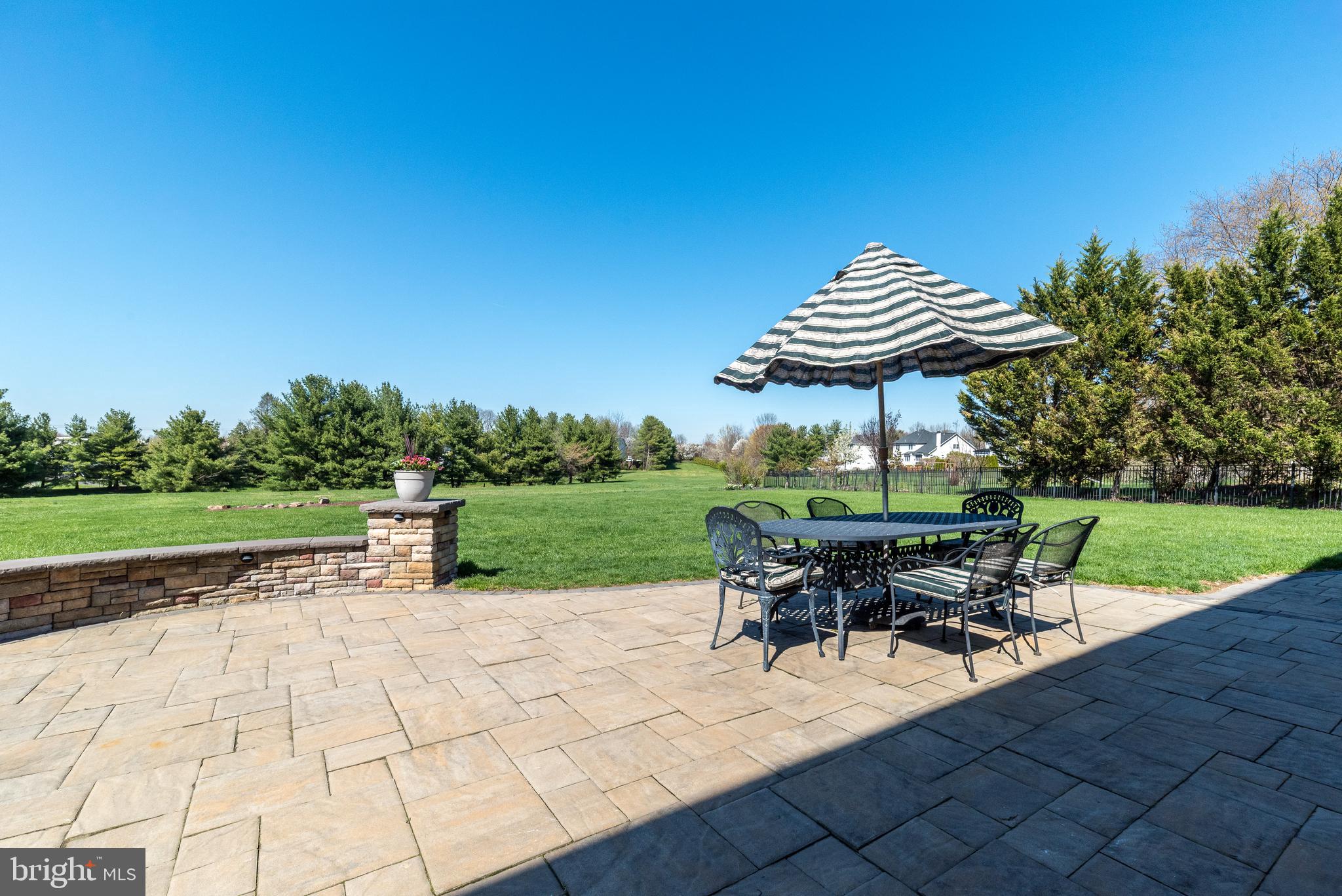 61 Lenape Road Richboro, PA 18954 - Photo 3 of 39 Paver patio