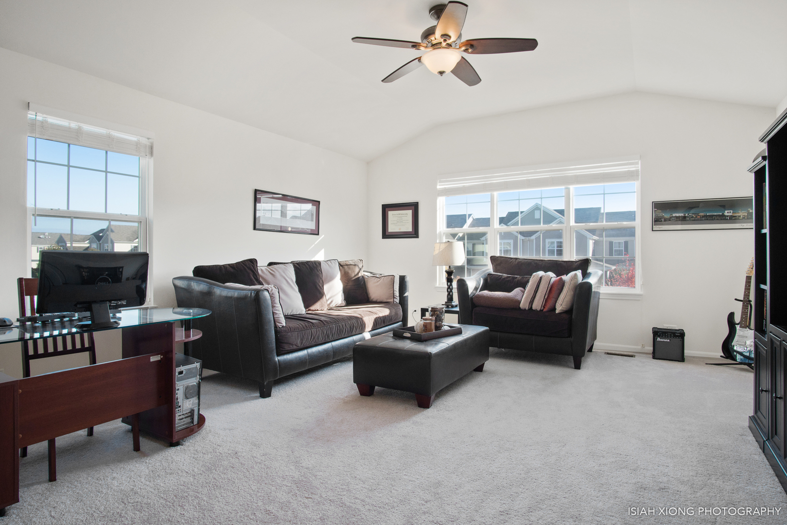 2908 Church Road Aurora, IL 60502 - Photo 14 of 26 a living room with furniture