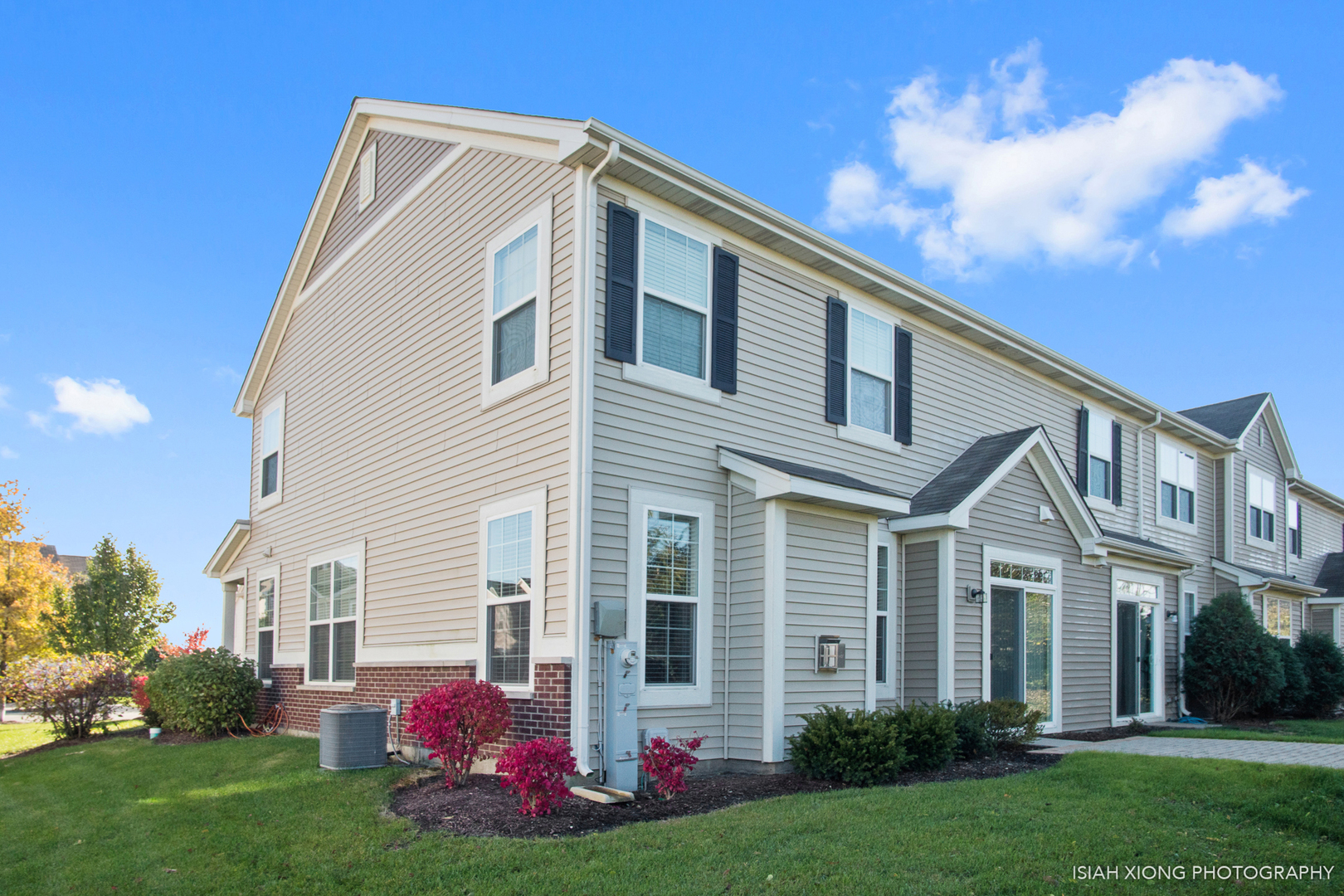 2908 Church Road Aurora, IL 60502 - Photo 25 of 26 a front view of house with yard