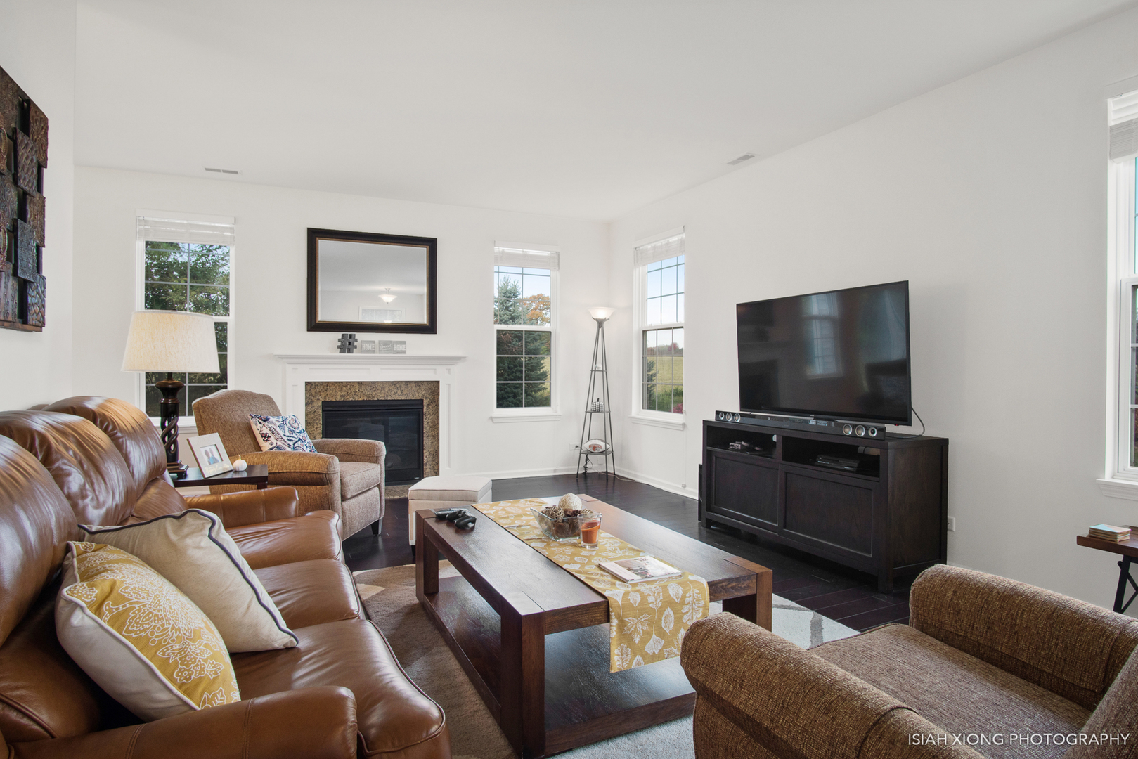 2908 Church Road Aurora, IL 60502 - Photo 4 of 26 a living room with furniture and a flat screen tv