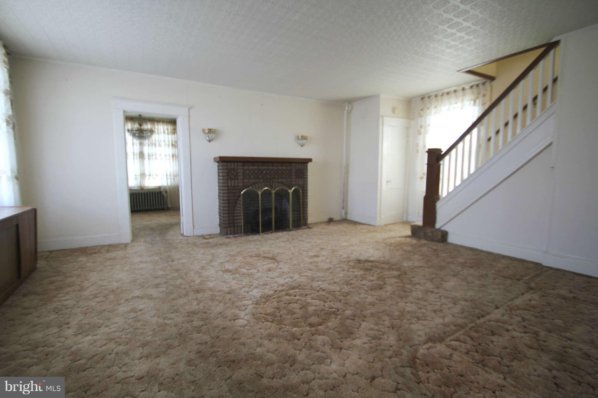 6833 Holabird Avenue Baltimore, MD 21222 - Photo 2 of 25 Living Room