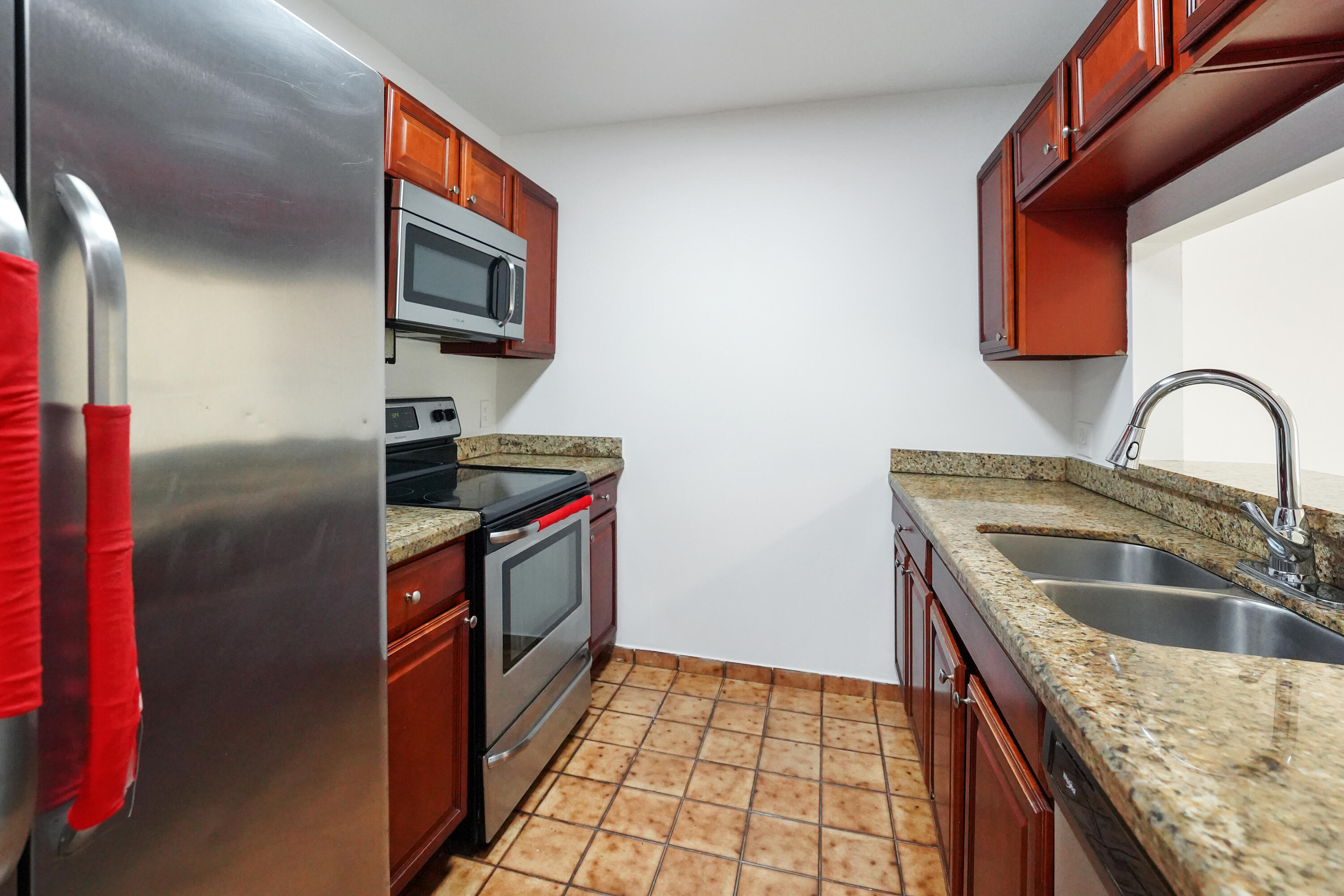 5070 Elmhurst Road, Unit F West Palm Beach, FL 33417 - Photo 5 of 16 5070 Elmhurst 2026 (4)