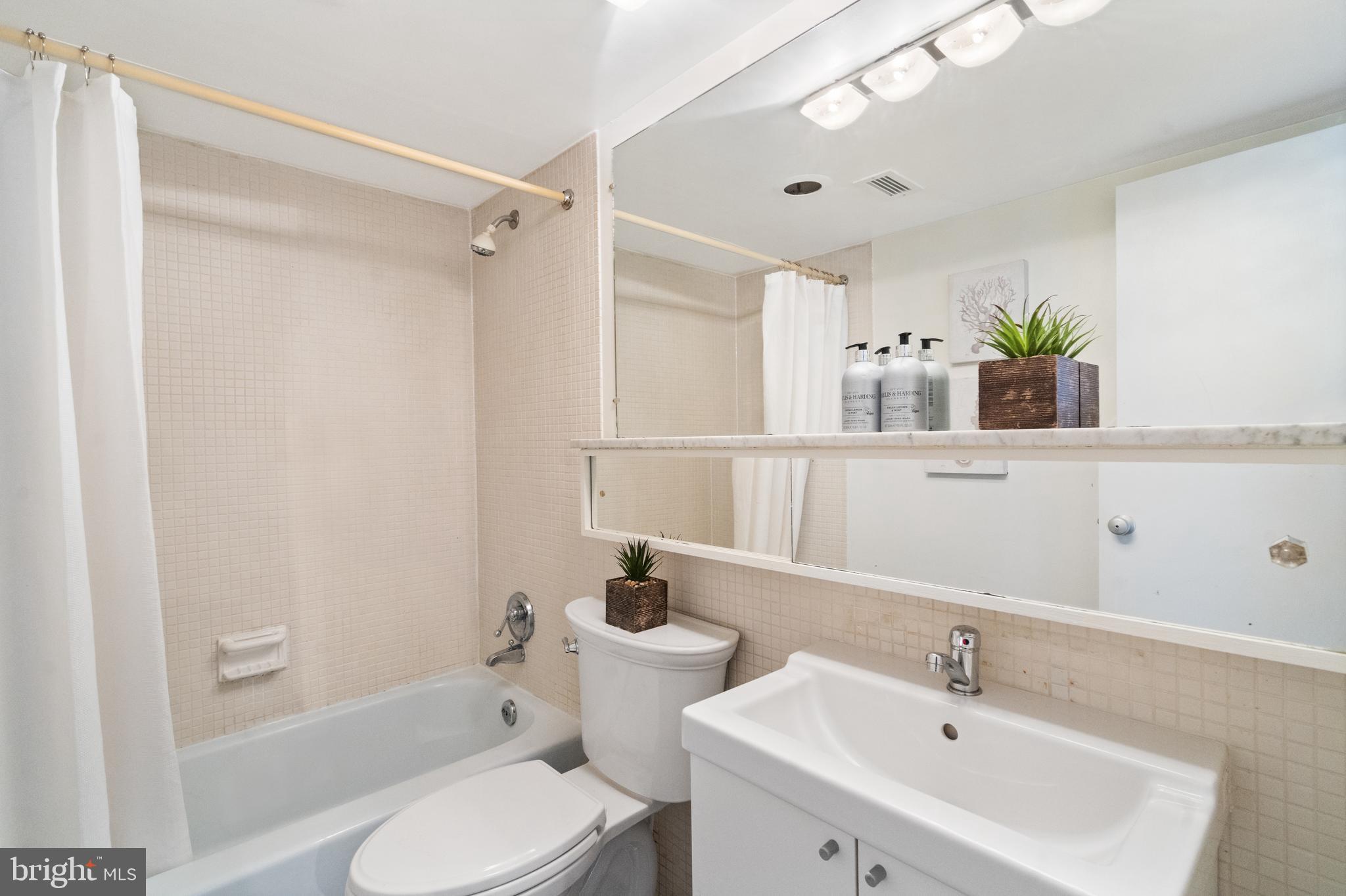 490 M Street Southwest, Unit W600 Washington, DC 20024 - Photo 12 of 17