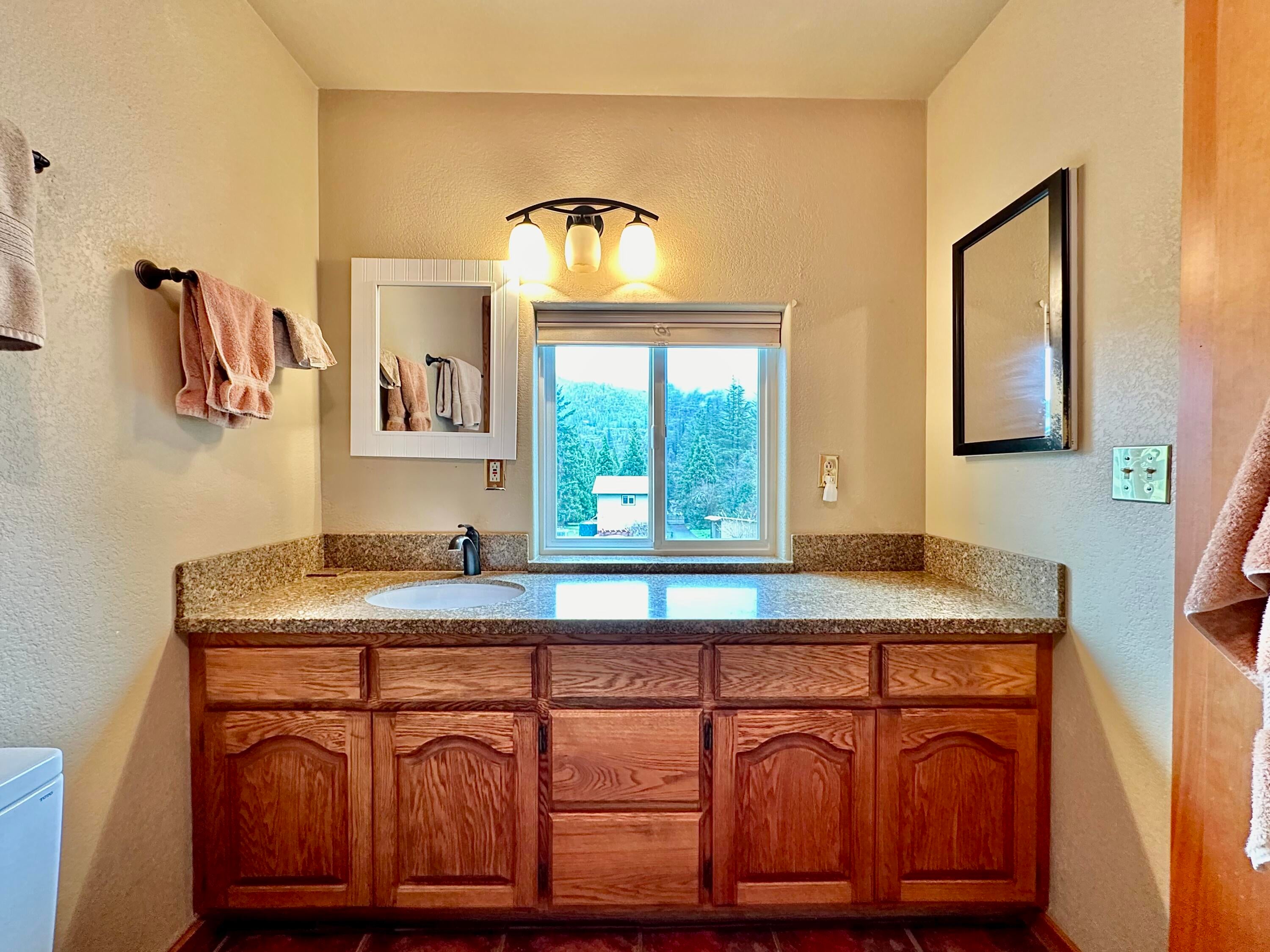 8548 Wagner Creek Road Talent, OR 97540 - Photo 48 of 100 31. bath 2
