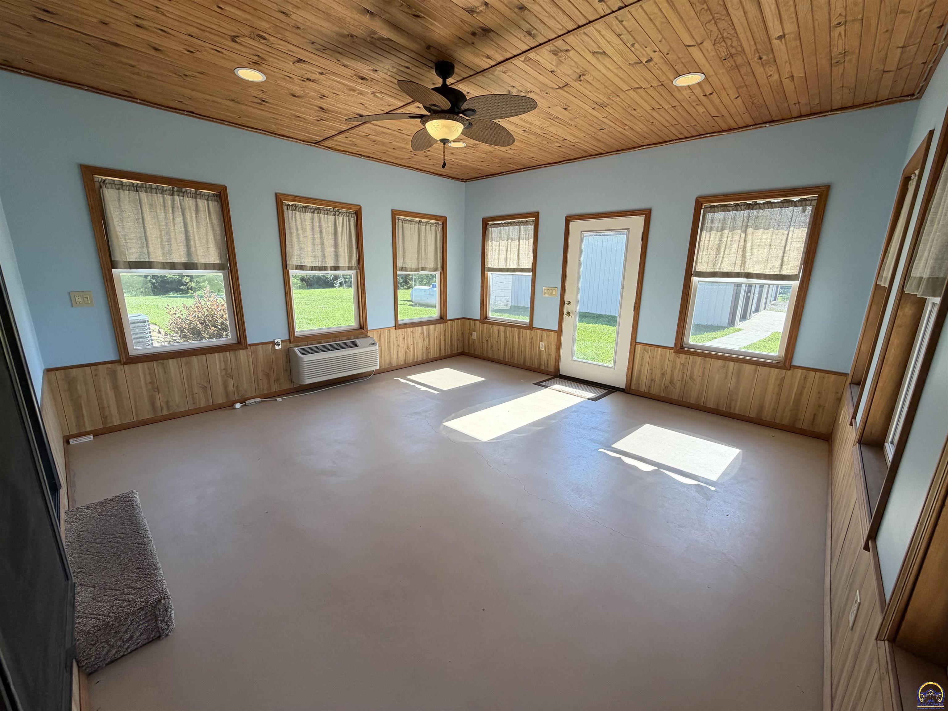 6130 Northeast Shaffer Road Topeka, KS 66617 - Photo 29 of 40