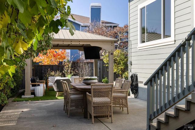 $1,695,000 | 15 Aaron Drive, Novato, CA 94949