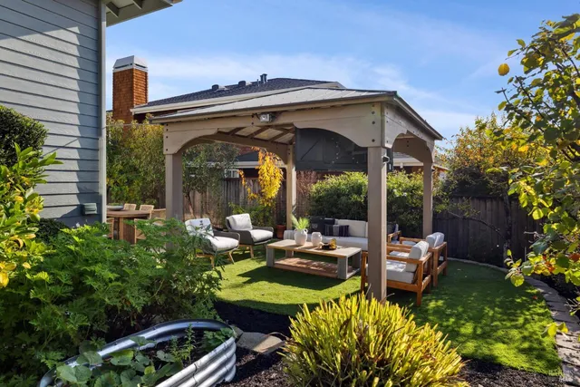 $1,695,000 | 15 Aaron Drive, Novato, CA 94949