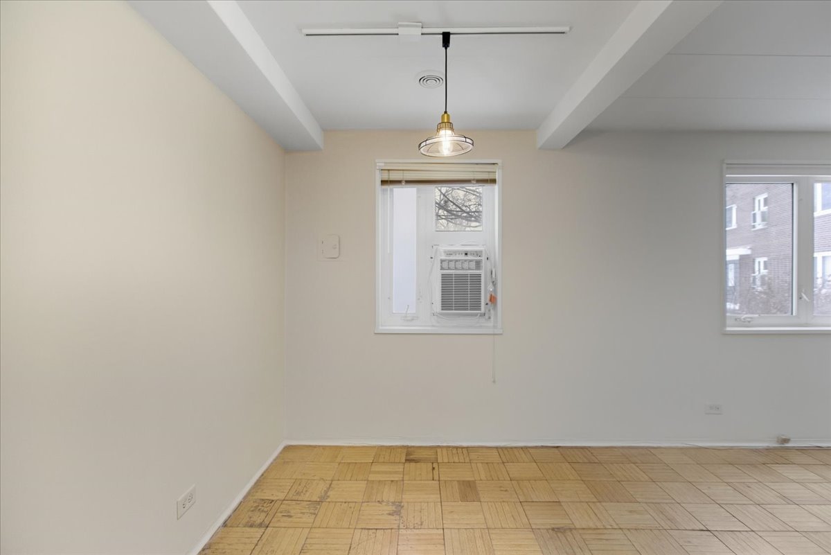 7206 Oak Avenue, Unit 1SW River Forest, IL 60305 - Photo 3 of 11