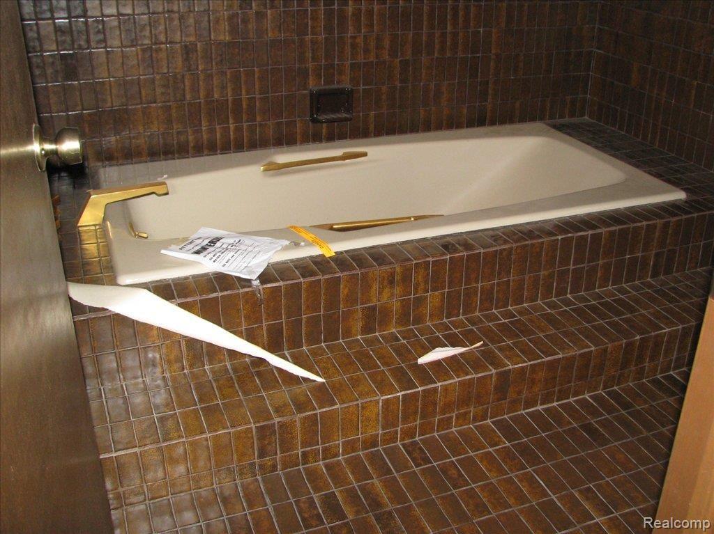 7285 Inkster Road Bloomfield Hills, MI 48301 - Photo 2 of 7 IMG_9785