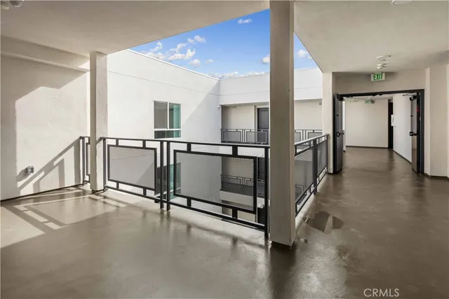 $2,685 | 11714 Archwood Street, Unit 206, North Hollywood, CA 91606