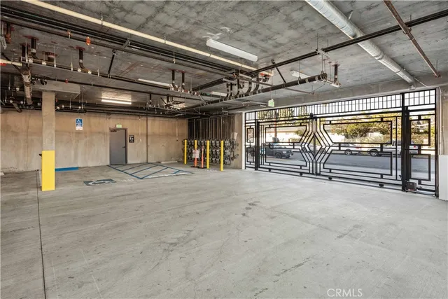 $2,685 | 11714 Archwood Street, Unit 206, North Hollywood, CA 91606