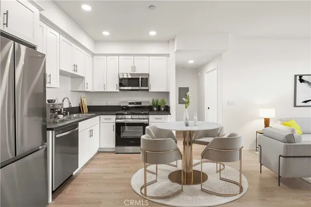 $2,685 | 11714 Archwood Street, Unit 206, North Hollywood, CA 91606