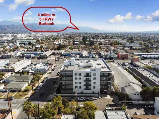 $2,685 | 11714 Archwood Street, Unit 206, North Hollywood, CA 91606