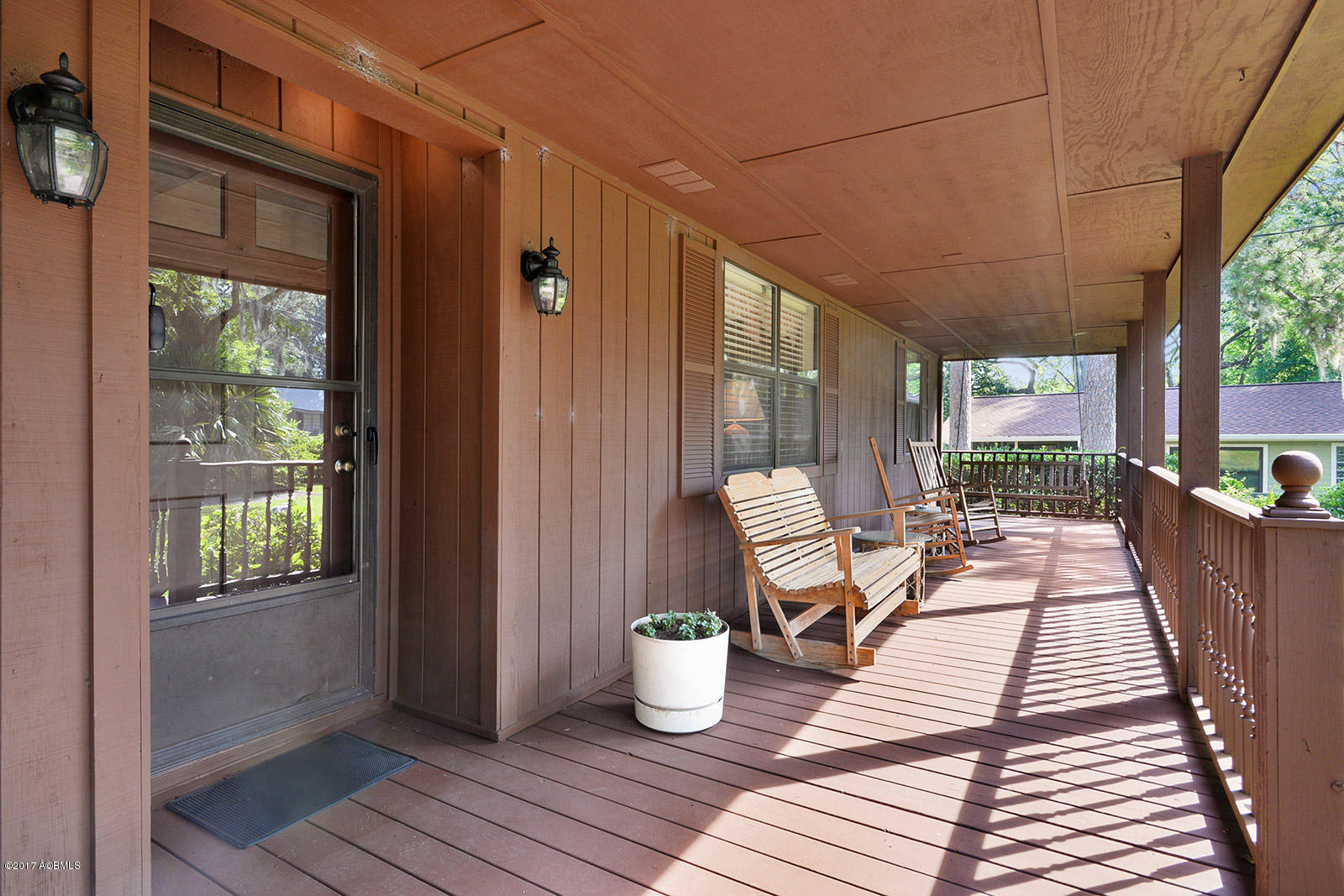 6092 Vaux Road Beaufort, SC 29906 - Photo 11 of 26 004_1600x1067_mls