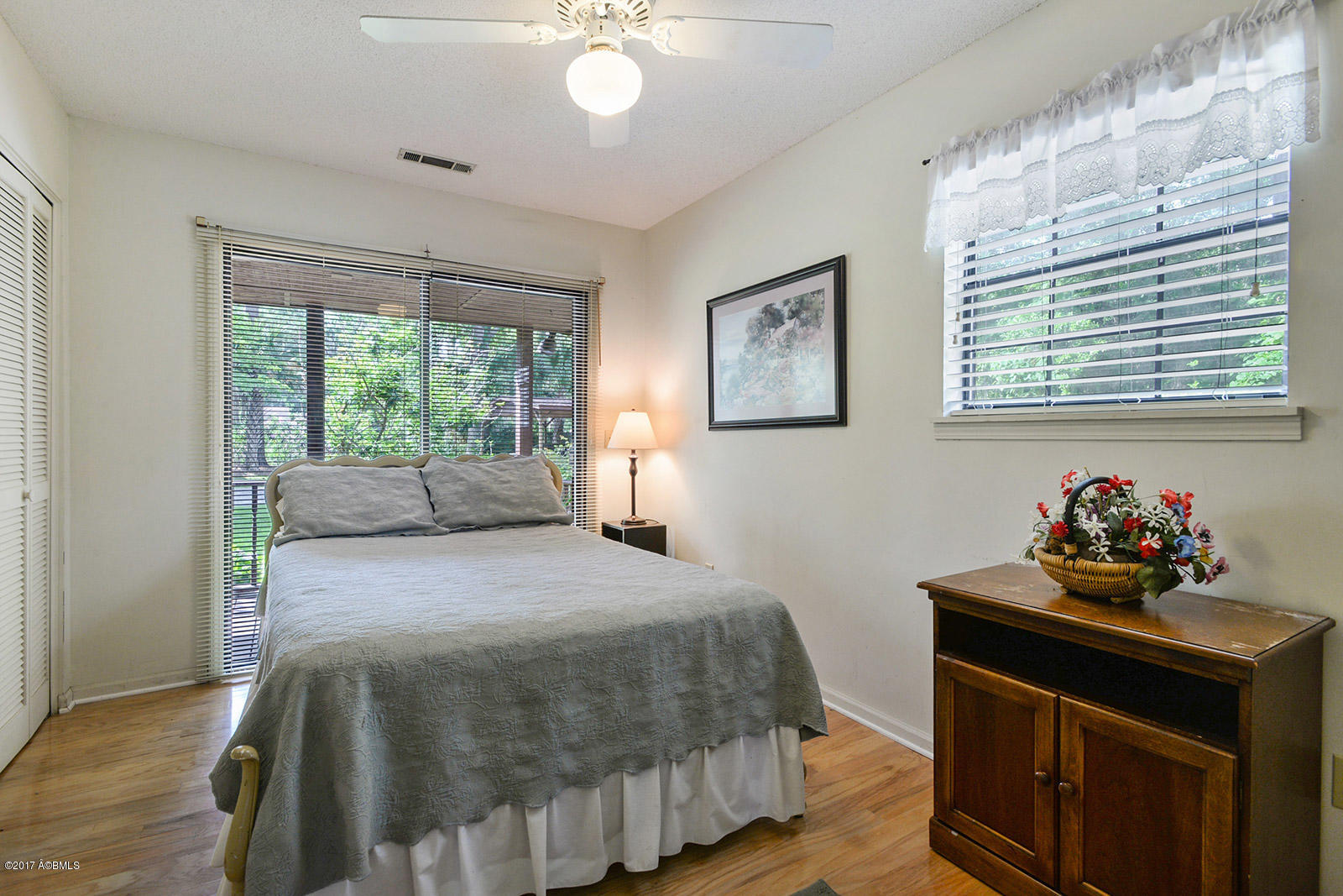 6092 Vaux Road Beaufort, SC 29906 - Photo 22 of 26 015_1600x1067_mls