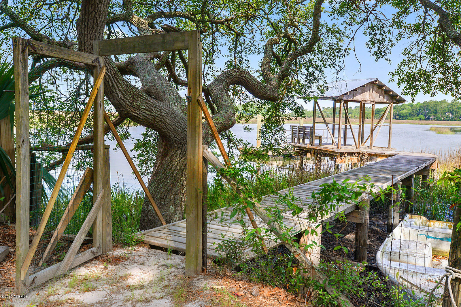 6092 Vaux Road Beaufort, SC 29906 - Photo 6 of 26 020_1600x1067_mls