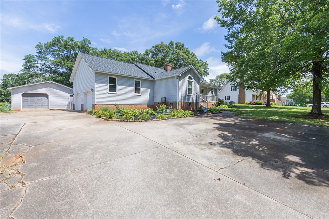 1220 Phillips Road Anderson, SC 29625 - Photo 3 of 44