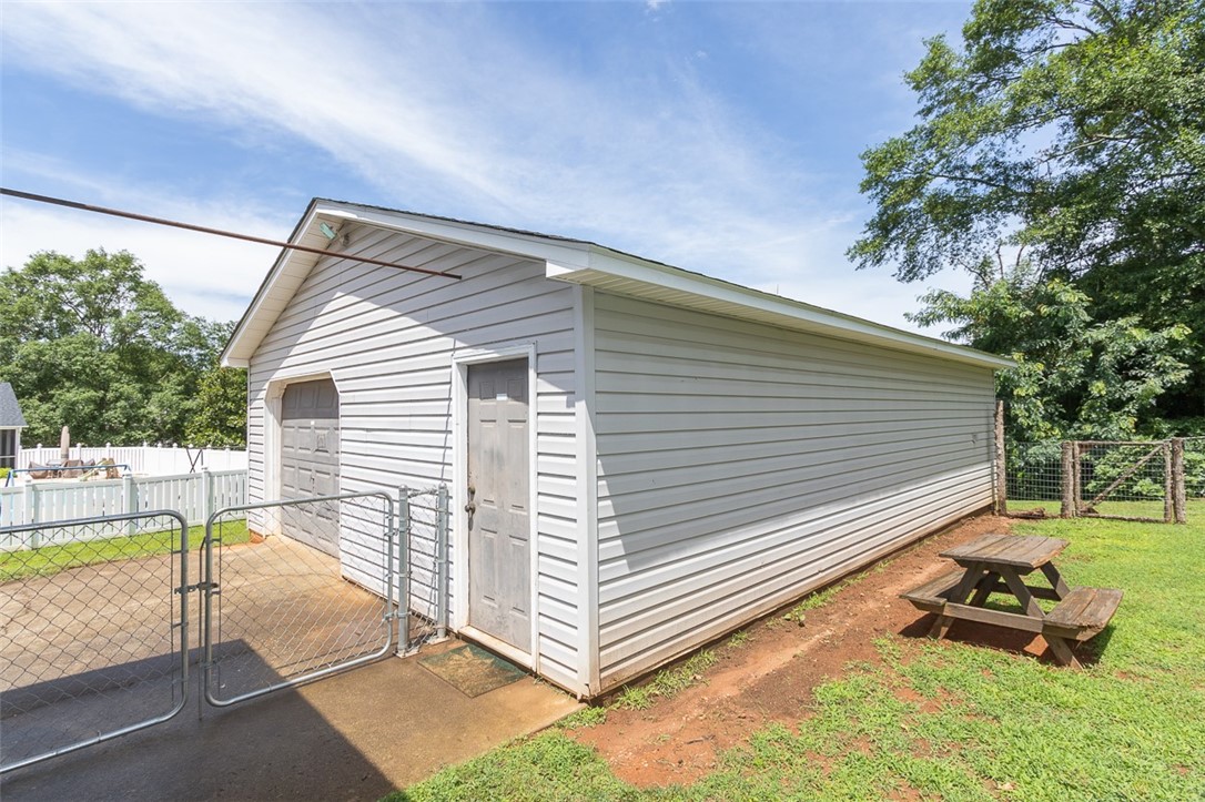 1220 Phillips Road Anderson, SC 29625 - Photo 33 of 44