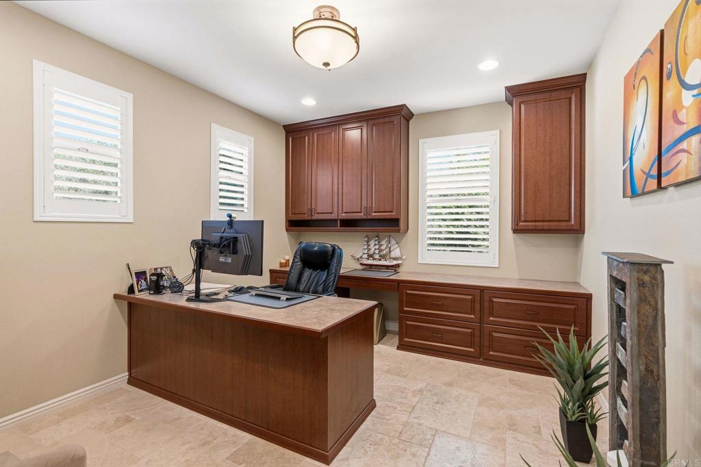809 Dolphin Circle Encinitas, CA 92024 - Photo 11 of 71 a room that has a sink and a chair in it