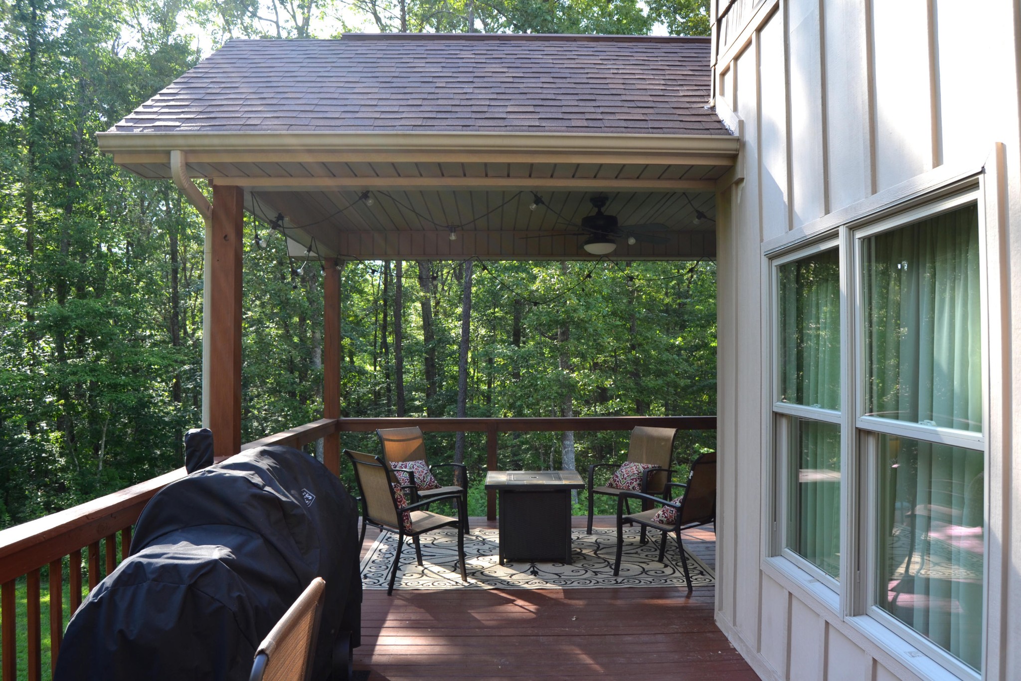 197 Rogers Road Crossville, TN 38571 - Photo 33 of 39 a view of a chair and table in the balcony
