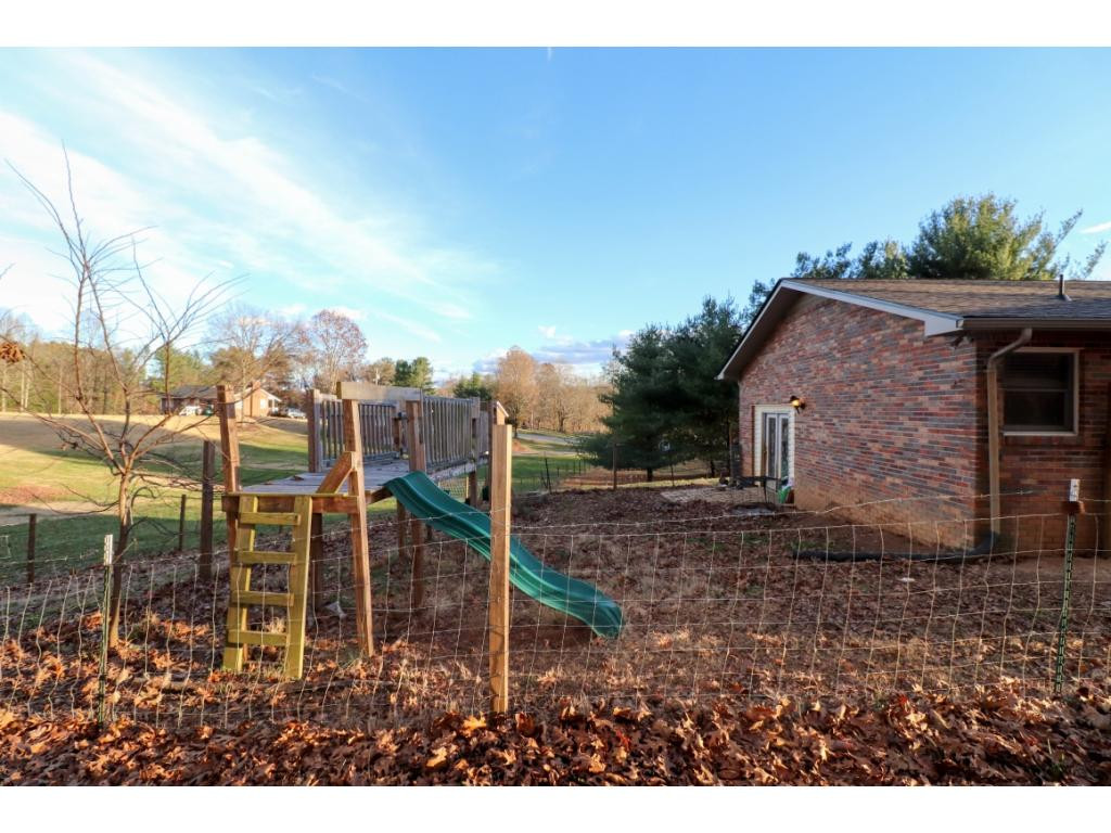 392 Cedar Branch Road Kingsport, TN 37664 - Photo 32 of 36 Photo 32