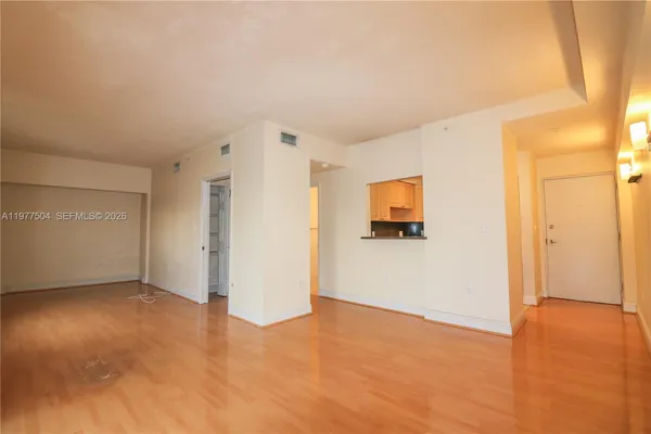 $1,700 | 134 Southwest 7th Avenue, Unit 403, Miami, FL 33130