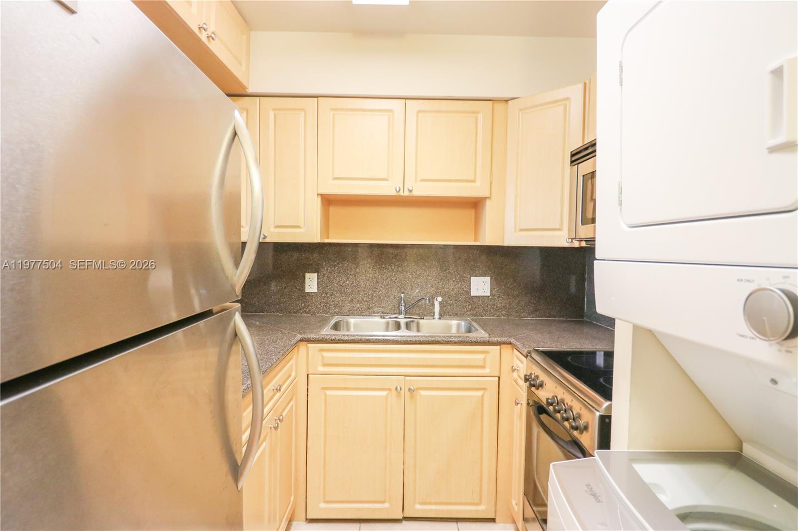 134 Southwest 7th Avenue, Unit 403 Miami, FL 33130 - Photo 11 of 31