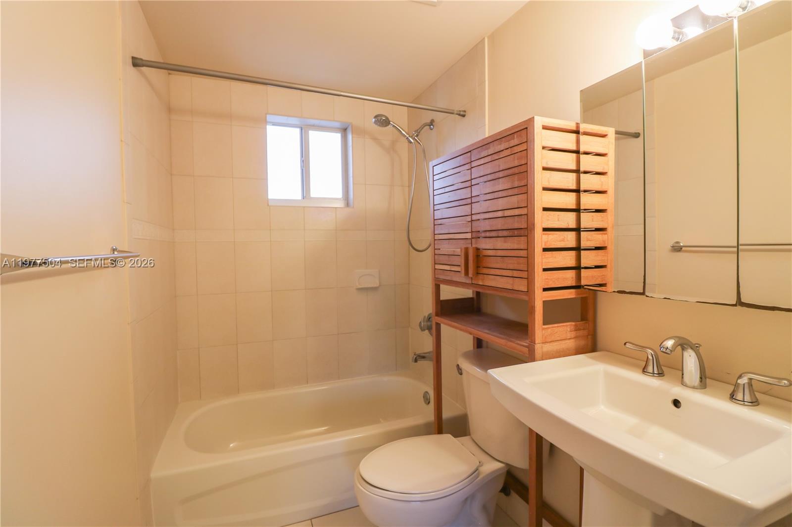 134 Southwest 7th Avenue, Unit 403 Miami, FL 33130 - Photo 19 of 31