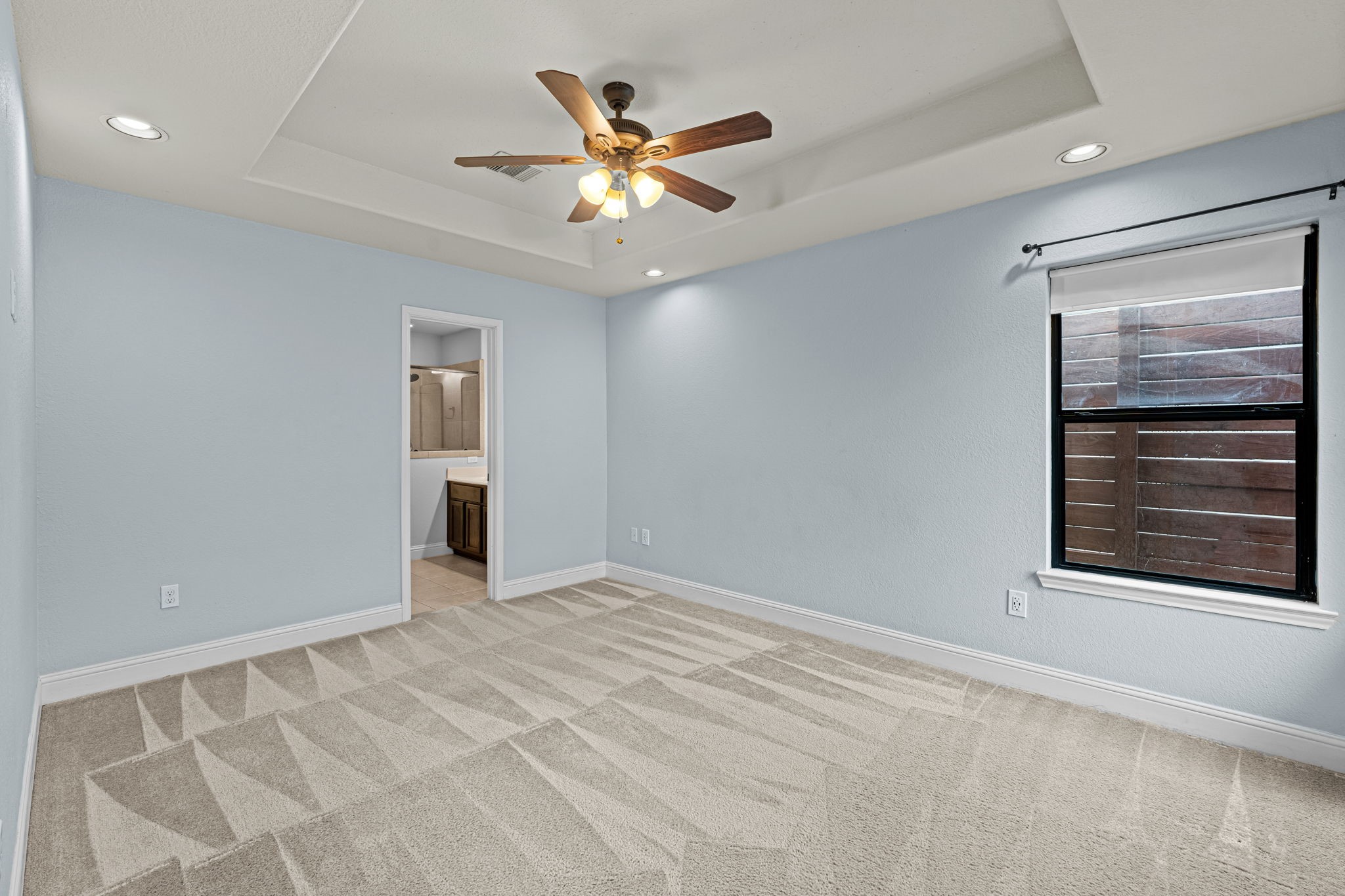 5102 Hardy Street Houston, TX 77009 - Photo 15 of 24 Primary Bedroom (first floor)