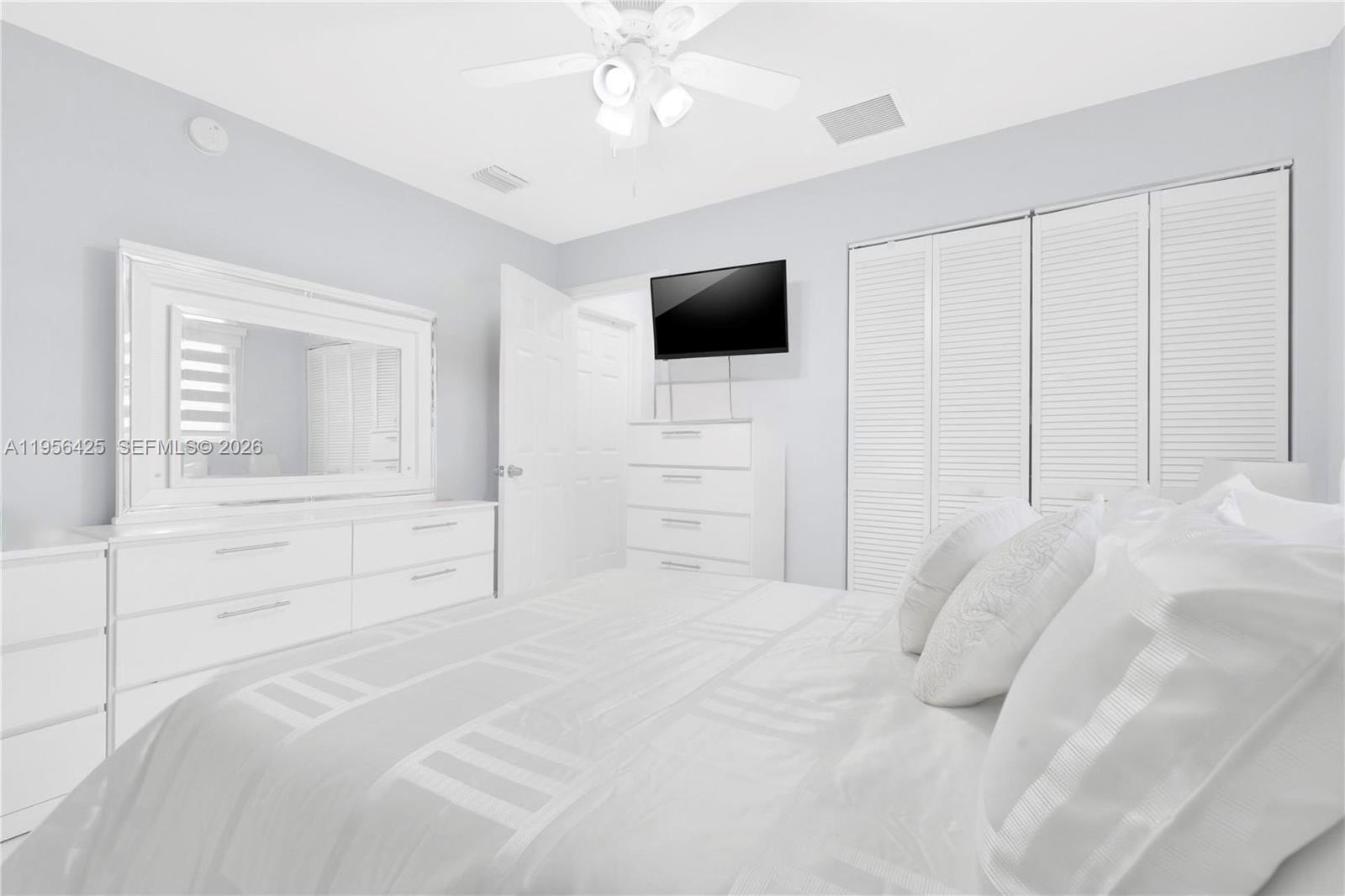 3210 Southwest 24th Terrace Miami, FL 33145 - Photo 15 of 44