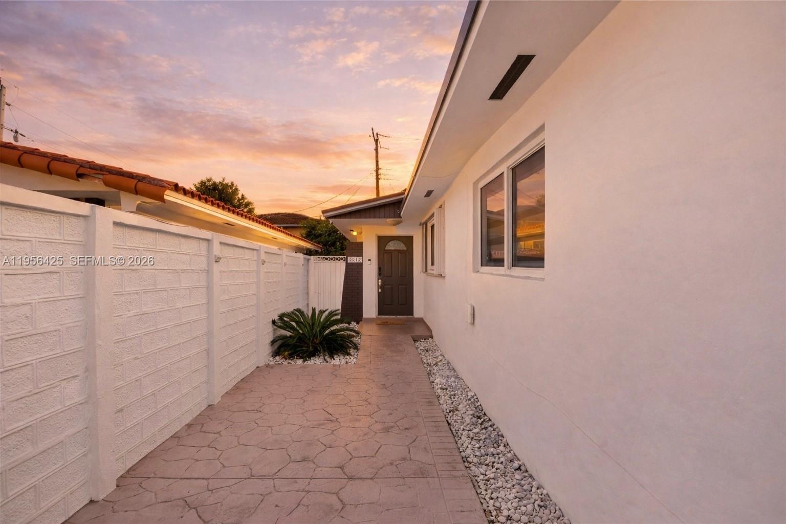 3210 Southwest 24th Terrace Miami, FL 33145 - Photo 16 of 44