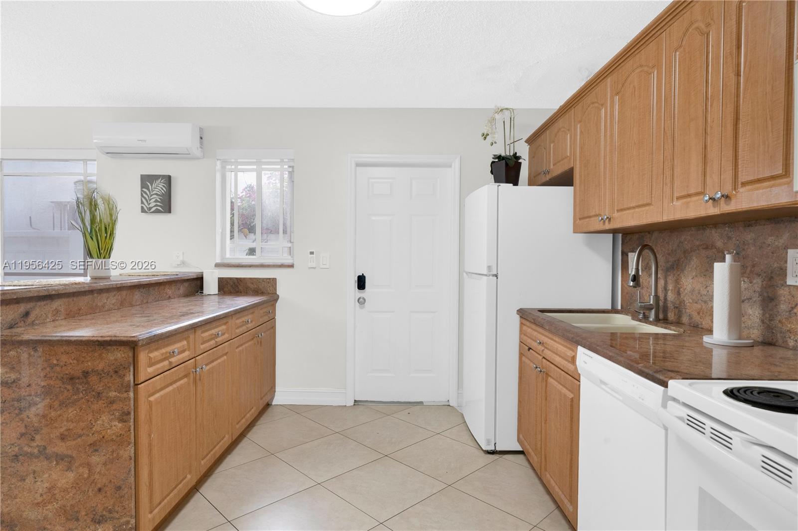 3210 Southwest 24th Terrace Miami, FL 33145 - Photo 21 of 44