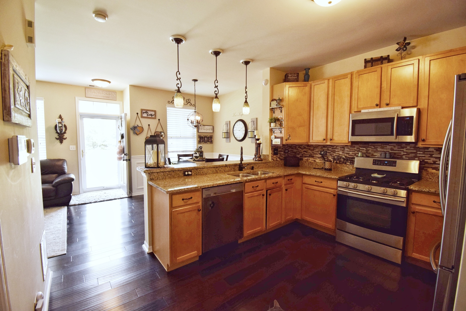 242 Springbrook Trail South Oswego, IL 60543 - Photo 3 of 23