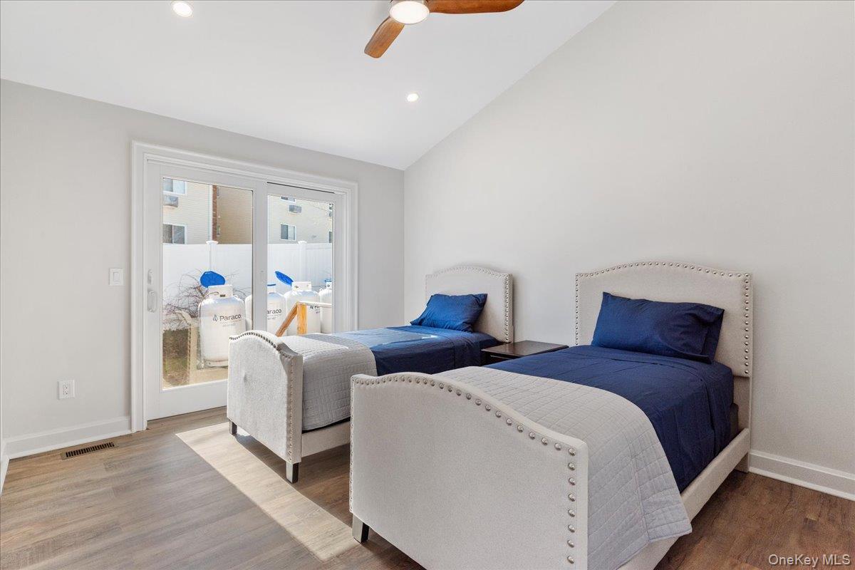 73 West Tiana Road, Unit 11 Hampton Bays, NY 11946 - Photo 14 of 19