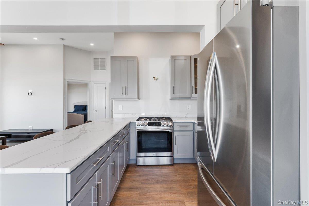 73 West Tiana Road, Unit 11 Hampton Bays, NY 11946 - Photo 6 of 19