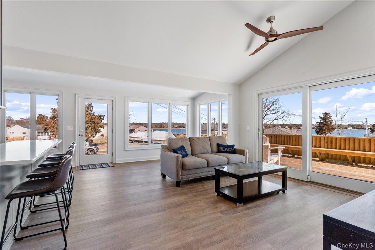 73 West Tiana Road, Unit 11 Hampton Bays, NY 11946 - Photo 9 of 19