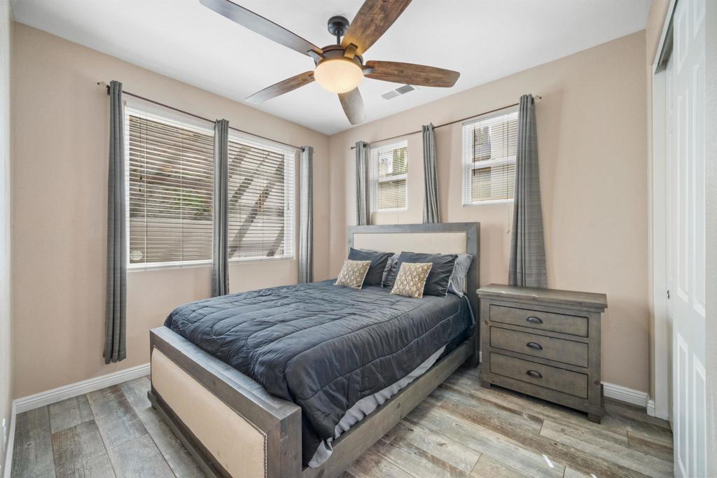 2781 Rambling Vista Road Chula Vista, CA 91915 - Photo 33 of 50 a bedroom with a bed and a window