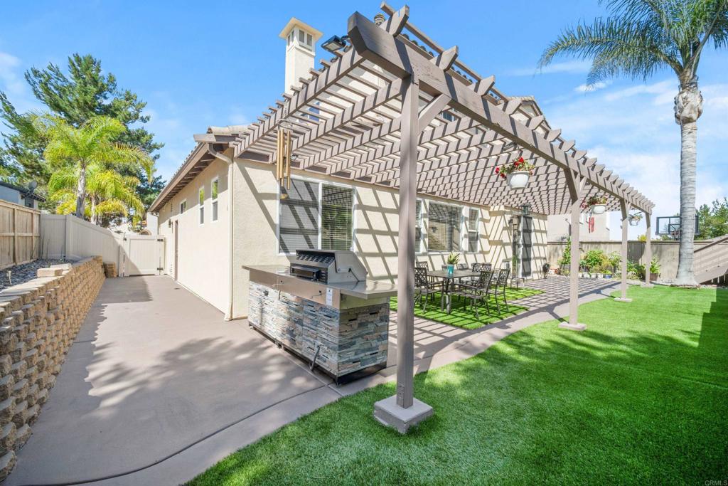 2781 Rambling Vista Road Chula Vista, CA 91915 - Photo 40 of 50 a front view of a house with a yard