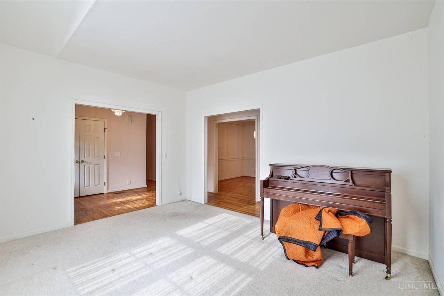 6831 Rapid Run Road Cincinnati, OH 45233 - Photo 7 of 41 Gallery Image 7