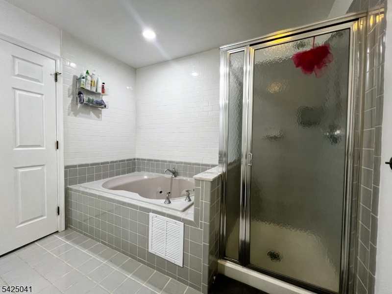 205 Crown Point Road Parsippany, NJ 07054 - Photo 13 of 23