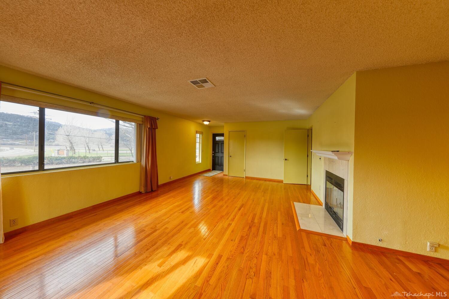 28901 North Lower Valley Road Tehachapi, CA 93561 - Photo 5 of 25 Gallery Image 5