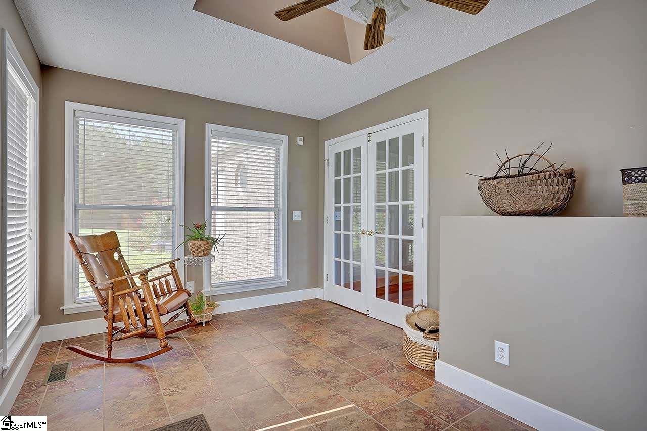1275 South Barton Road Taylors, SC 29687 - Photo 14 of 36