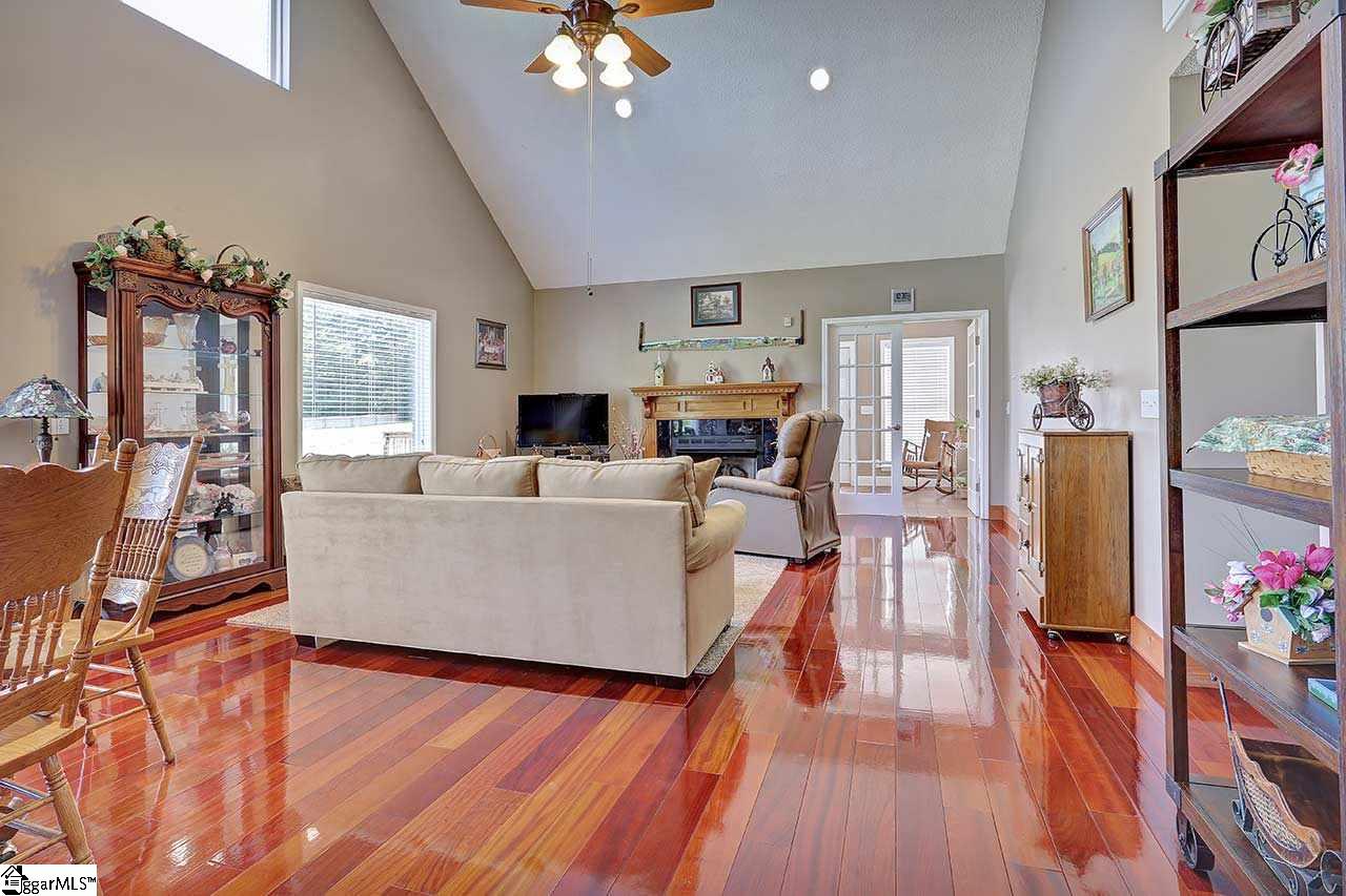 1275 South Barton Road Taylors, SC 29687 - Photo 9 of 36