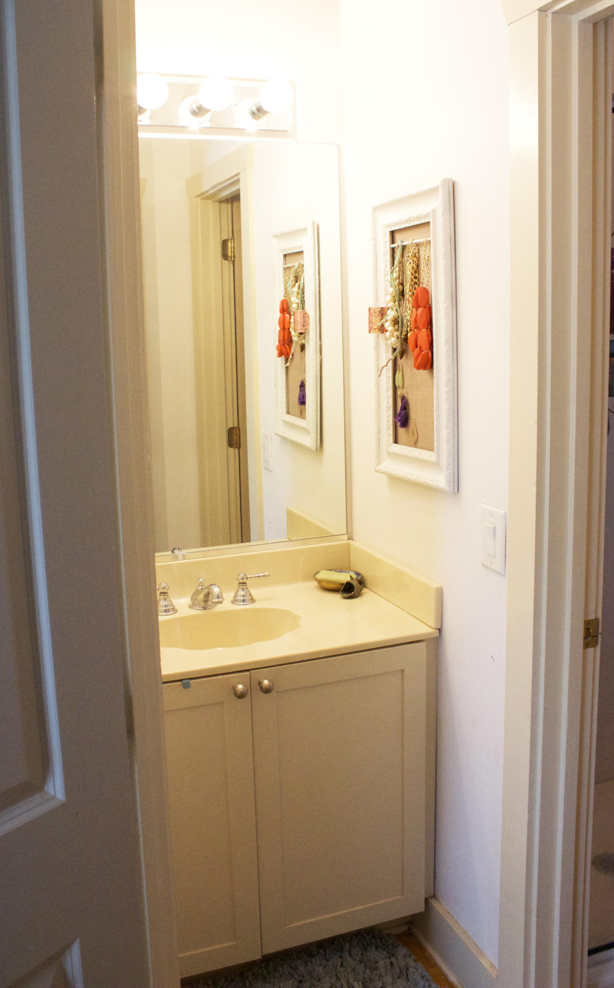 134 Folly Rd Boulevard Charleston, SC 29407 - Photo 35 of 36 backbedroomvanity