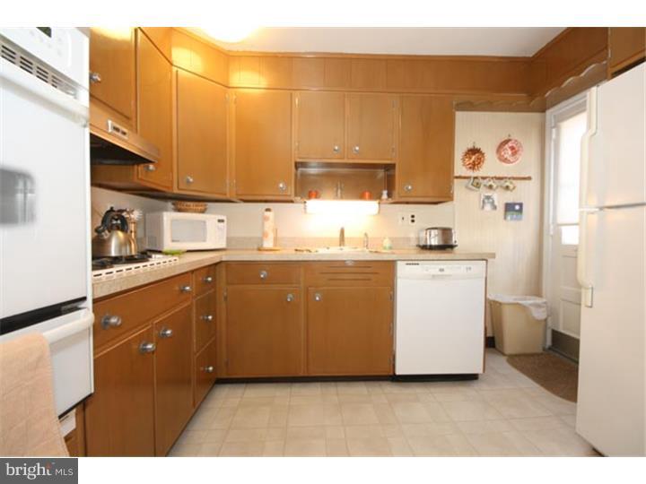 4432 Aberdale Road Philadelphia, PA 19136 - Photo 8 of 25 Kitchen