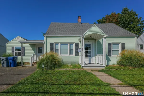 $379,000 | 19 East Maple Street, Plainville, CT 06062