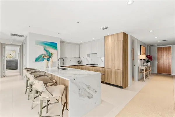 $2,200,000 | 1020 Sunset Point Road, Unit 303, Clearwater, FL 33755